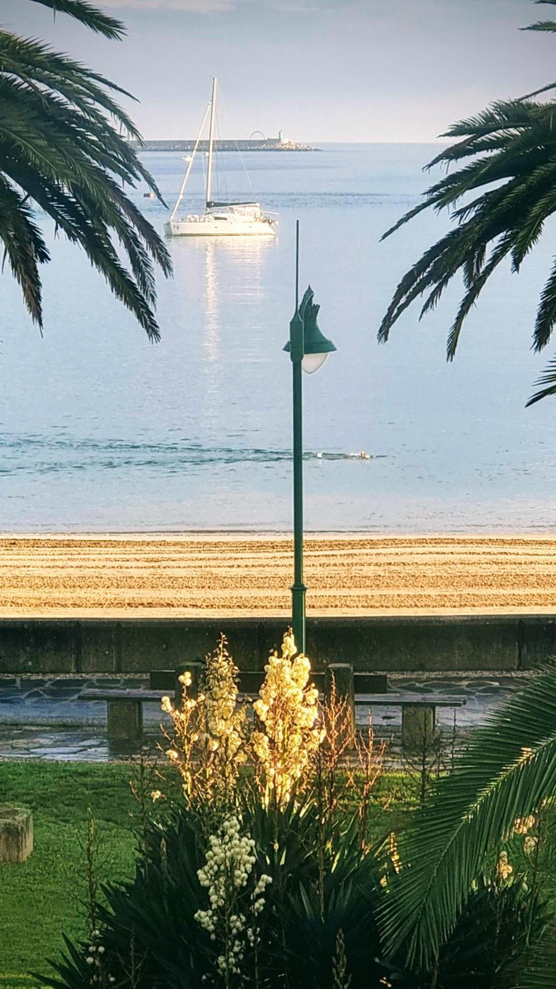 Precioso Atico Frente A La Playa De Santa Cristina Apartman A Coruña Kültér fotó
